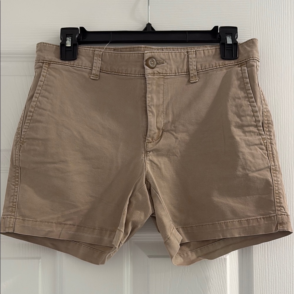 GUC Khakis by GAP Girlfriend 5” tan shorts Size 2
